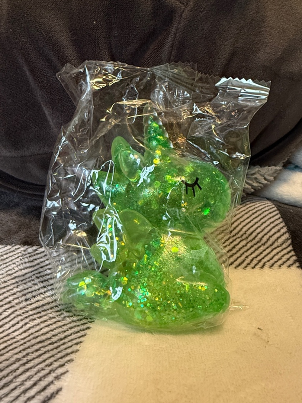 Assorted Squishes 🩷💚🩵💛 - Picture 8 of 9